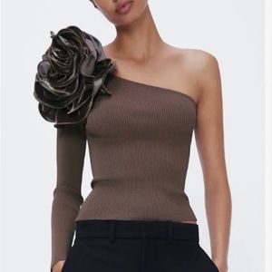 Sara Asymetric Knit top with Flower